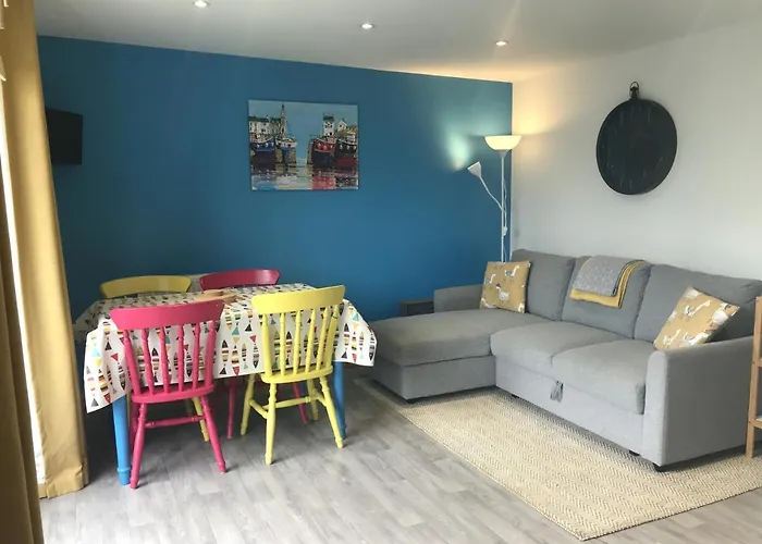 Kingfisher Glamping Cabin